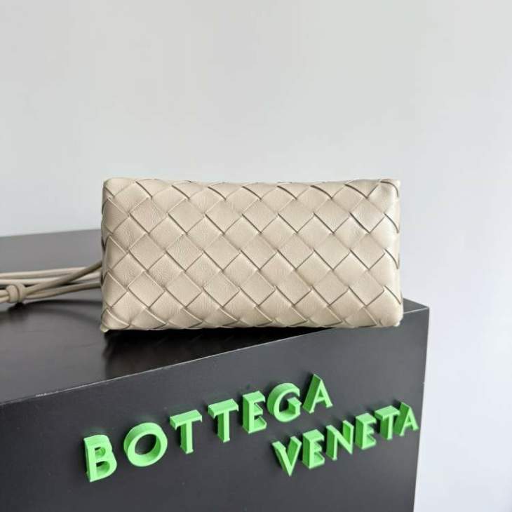 Picture of Bottega Veneta Handbags _SKUfw193635290fw